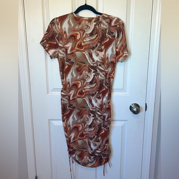 Wave Patterned Dress - Picture 3 of 4